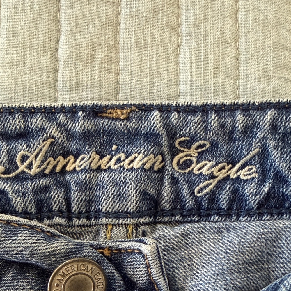 American Eagle Outfitters Light Blue Distressed Denim Cutoff Shorts - Picture 2 of 6